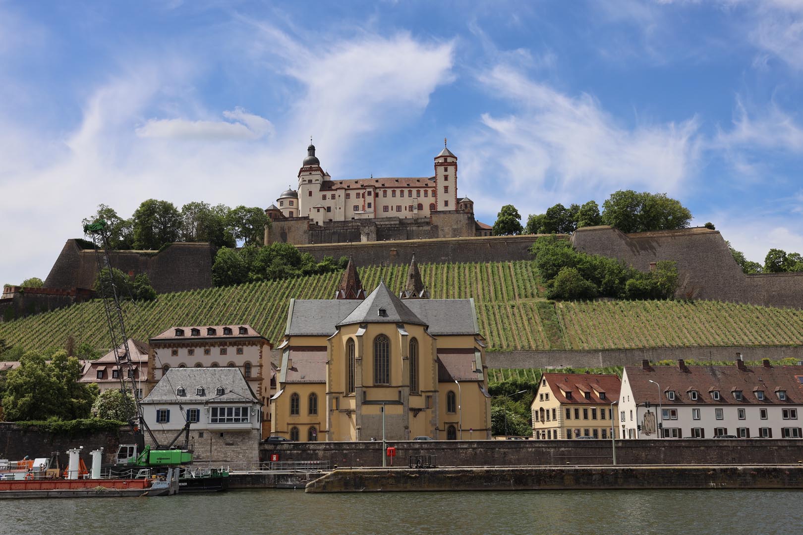 Die beiden ältesten Kirchen Würzburgs